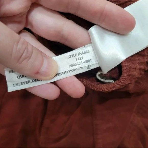 Madewell Tapered Huston Pull-On Crop Pants in Corduroy Size Medium Burgundy - Picture 8 of 8